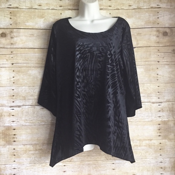brittany black Tops - Black 3/4 sleeve velvet blouse